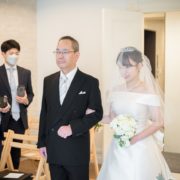 ご家族と一緒に少人数の結婚式の画像10