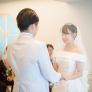 ご家族と一緒に少人数の結婚式の画像14