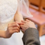 歴史ある上品なチャペルでフォトウエディングの画像8