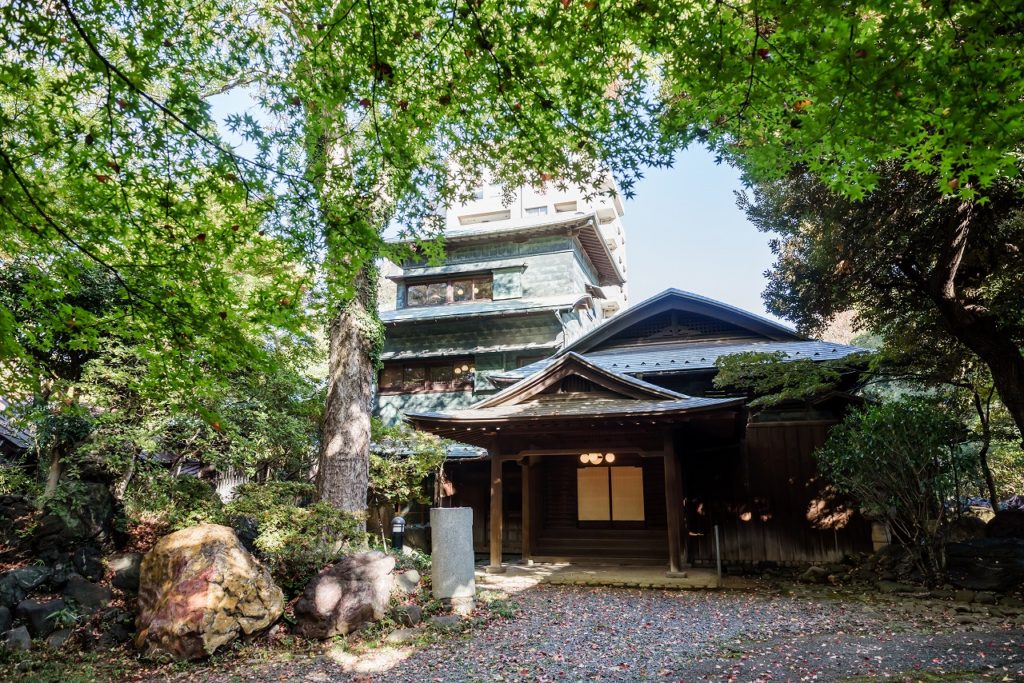 歴史的建造物で和装撮影