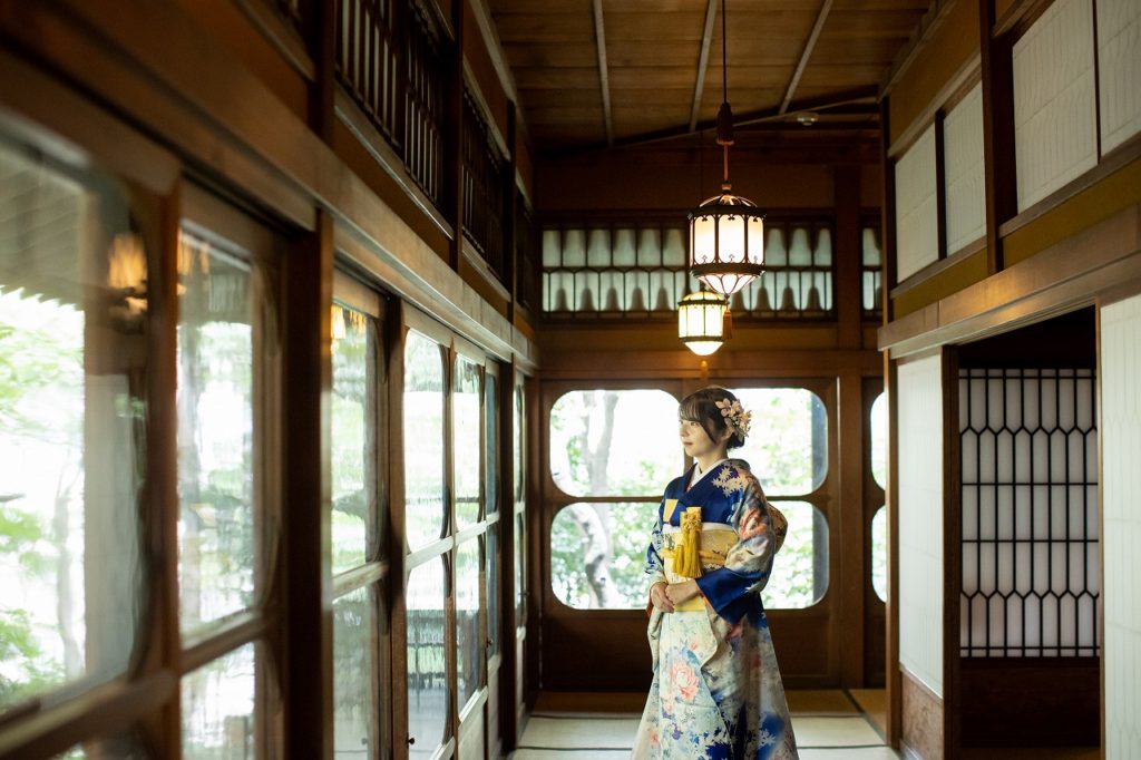 歴史的建造物で和装撮影