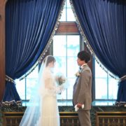 歴史的建造物でヴィンテージドレスウエディングの画像12