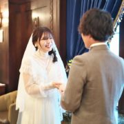 歴史的建造物でヴィンテージドレスウエディングの画像14