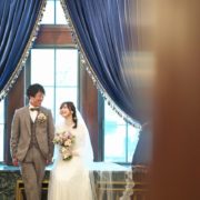 歴史的建造物でヴィンテージドレスウエディングの画像16