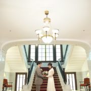 歴史的建造物でヴィンテージドレスウエディングの画像20