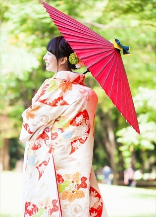 和装花嫁後ろ姿